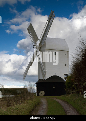 'Jill' moulin à vent. L'un des deux moulins à vent (Jack et Jill) au sud des bas au-dessus du village de Clayton, Sussex, UK Banque D'Images