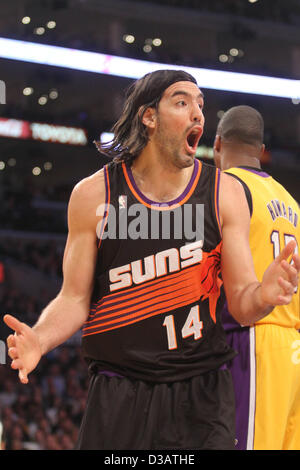 12.02.2013. Los Angeles, Californie, USA. Luis Scola # 14 du soleils au cours de la partie. Les Lakers de Los Angeles a battu les Phoenix Suns par le score final de 91-85 au Staples Center dans le centre-ville de Los Angeles, CA. Banque D'Images