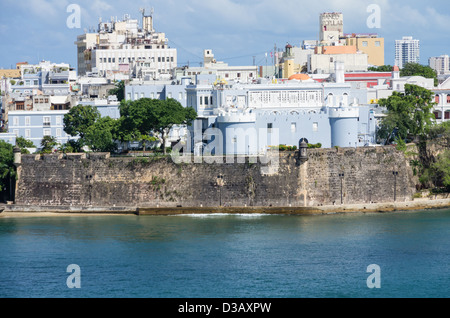 San Juan, Puerto Rico, une vue sur la vieille ville de San Juan et la forteresse El Morro de mur Baie de San Juan Banque D'Images