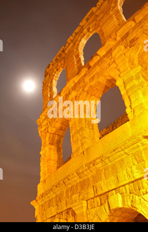 Vérone - Arena archs dans dusk Banque D'Images