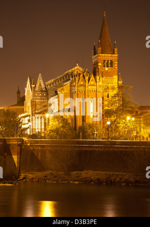 Vérone - San Fermo Maggiore Église de nuit Banque D'Images