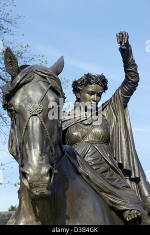 La 'Belle Dame sur un Cheval Blanc' sculpture à Banbury, Oxfordshire, UK. Banque D'Images