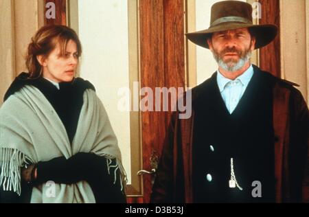 (Afp) - L'actrice allemande Nastassja Kinski et l'acteur britannique Peter Mullan dans star Michael Winterbottom est 'l'ouest la demande', 2000. L'ouest romantique raconte l'histoire d'un prospecteur qui vend sa femme et sa fille à un autre chercheur d'or pour les droits d'une mine d'or. Kinski, la fille de Ger Banque D'Images