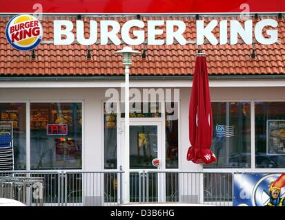 (Afp) - l'entrée d'un restaurant fast-food Burger King, illustrée à Kiev, Ukraine, 23 août 2002. Banque D'Images