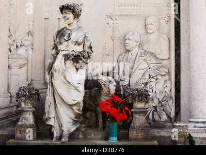 Pierre tombale dans un cimetière à Venise Italie Banque D'Images