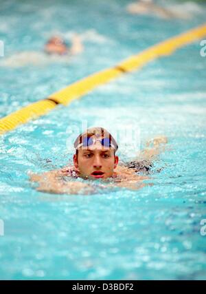 (Afp) - Le nageur Australien Ian Thorpe, triple champion olympique de style libre, photographié à une formation pour la Coupe du Monde de Natation Cours de courte durée à l'Europapark natation arena de Berlin, 24 janvier 2003. Banque D'Images