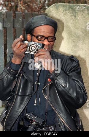 (Dpa) - Harlan Ross Feltus, photographe et père de Barbara Becker, représenté à Munich, le 13 janvier 1994. Il est décédé le 18 janvier 2003 d'un cancer. Sa fille Barbara Becker, ex-épouse de l'ex-star du tennis allemand, a confirmé qu'il est mort à l'âge de 63 ans dans une clinique de Miami, en Floride. Feltus Banque D'Images