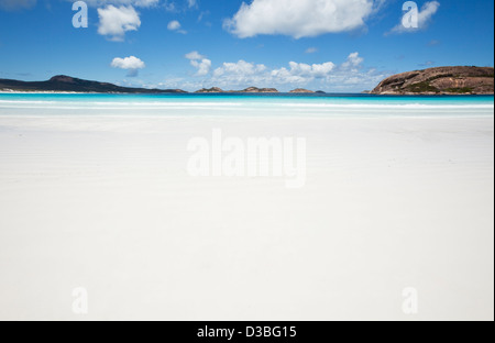 Le sable blanc et les eaux claires de Lucky Bay. Cape Le Grand National Park, Esperance, Western Australia, Australia Banque D'Images