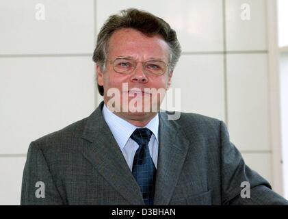 (Afp) - Mariss Jansons, nouveau chef d'orchestre de la lituanienne de l'Orchestre symphonique du Bayerische Rundfunk (Bavarian State television, radio et médias station), représenté à Munich, Allemagne, 10 juin 2003. Les 60 ans d'orchestre est considéré comme l'une des personnalités de l'orchestre Banque D'Images