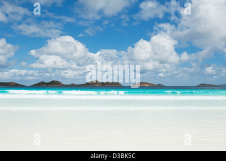 Le sable blanc et les eaux claires de Lucky Bay. Cape Le Grand National Park, Esperance, Western Australia, Australia Banque D'Images