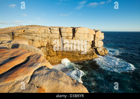 Côte sauvage à l'écart. Torndirrup National Park, Albany, Australie occidentale, Australie Banque D'Images