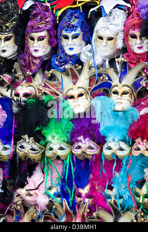 Bauta vénitien masques sur vente à Venise Italie Banque D'Images