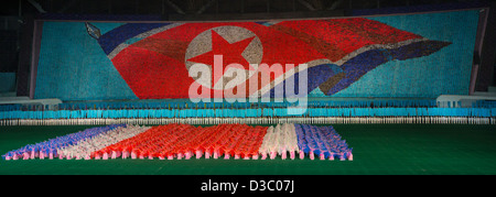 Drapeau de la Corée du Nord au cours de l'Arirang Mass Jeux au stade du premier mai, Pyongyang, Corée du Nord Banque D'Images