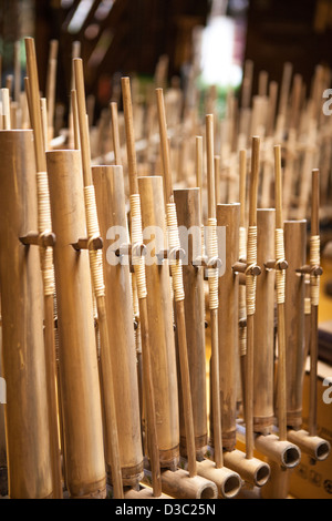 Instrument de musique traditionnel Angklung, d'Indonésie, fait de bambou fait main Banque D'Images