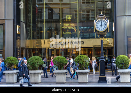 Entrée de la tour Trump sur la Cinquième Avenue, , Manhattan, New York City Banque D'Images