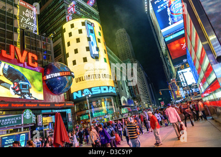 42e Rue Times Square Manhattan New York la nuit Banque D'Images