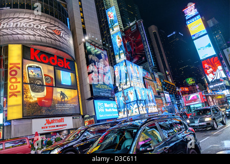 42e Rue Times Square Manhattan New York la nuit Banque D'Images