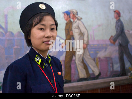 Garde côtière canadienne dans le métro, Pyongyang, Corée du Nord Banque D'Images