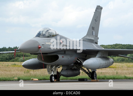 Armée de l'air portugaise des chasseurs F-16 jet Banque D'Images