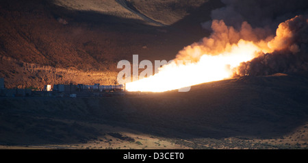 DM-2 dans un rugissement de moteur Test réussi (NASA, ATK, 08/31/10) Banque D'Images