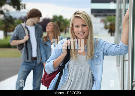 Les étudiants sur le campus Banque D'Images