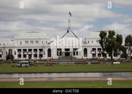 Ambassade tente autochtone en face de la Maison du parlement provisoire Canberra Australie Banque D'Images