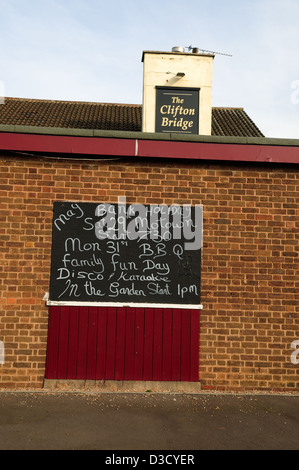 Public à l'abandon de la maison,Clifton Bridge ,Nottingham en Angleterre. Banque D'Images