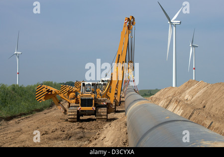 Schulzendorf, l'Allemagne, l'arbre de levage caterpillar page une Teilstueck le gazoduc OPAL Banque D'Images