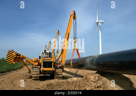 Schulzendorf, l'Allemagne, l'arbre de levage caterpillar page une Teilstueck le gazoduc OPAL Banque D'Images