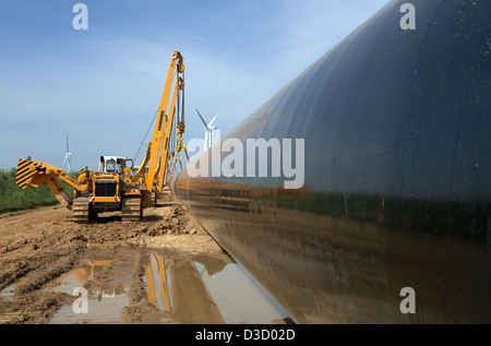 Schulzendorf, l'Allemagne, l'arbre de levage caterpillar page une Teilstueck le gazoduc OPAL Banque D'Images