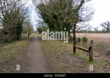 Mile marker sur le Marriott's Way sentier de grande randonnée / près de la piste cyclable Aylsham, Norfolk, UK Banque D'Images