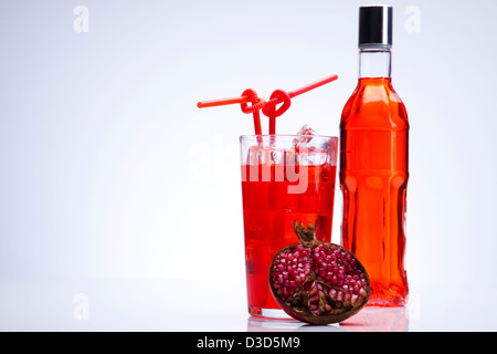 Boisson fraîche avec grenade Banque D'Images