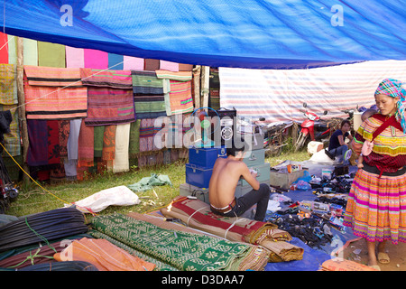 Vietnam, marché de Cancau. La minorité Hmong fleurs, Banque D'Images