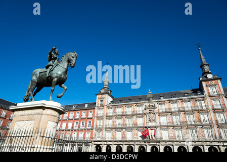 Statue équestre de Philippe III sur la Plaza Mayor, Madrid, Espagne Banque D'Images
