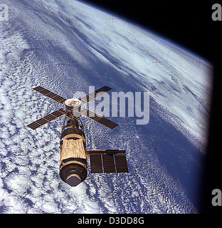 Skylab en orbite (Archive de la NASA, 11/16/73) Banque D'Images