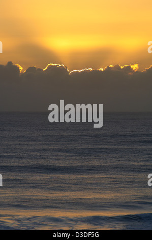 Lever de soleil sur l'océan Banque D'Images
