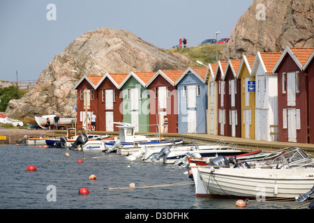 Kungshamn, Suède, Fischerhuetten colorés en port Banque D'Images