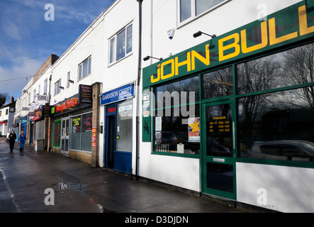 Magasins d'alimentation, de services d'affaires, et les entreprises en ligne rue Hildyard, Catterick Garrison ; pour la restauration militaire adjacent à Catterick caserne, Banque D'Images