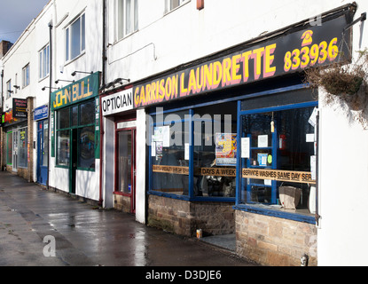 Magasins d'alimentation, de services d'affaires, et les entreprises en ligne rue Hildyard, Catterick Garrison ; pour la restauration militaire adjacent à Catterick caserne, Banque D'Images