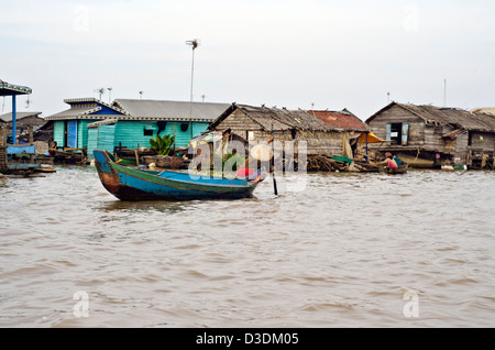 Kampong Luang ,village flottant, sur le côté ouest du lac Tonle Sap, province de Pursat,Cambodge. Banque D'Images