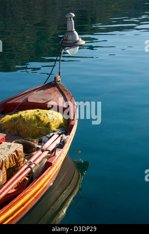 Petit bateau de pêche grec (détail) Banque D'Images