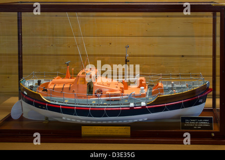 Duke of Cornwall bateau modèle de la station de sauvetage de la RNLI Lézard Cornwall Angleterre Banque D'Images