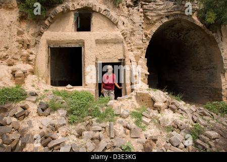 YAO LI VILLAGE, PRÈS DE JIEXIU, province de Shanxi, Chine - AOÛT 2007 : vaste à l'effet tunnel à proximité de la mine de charbon de Tang Yi a provoqué de graves affaissements et beaucoup de maisons effondrées. Banque D'Images