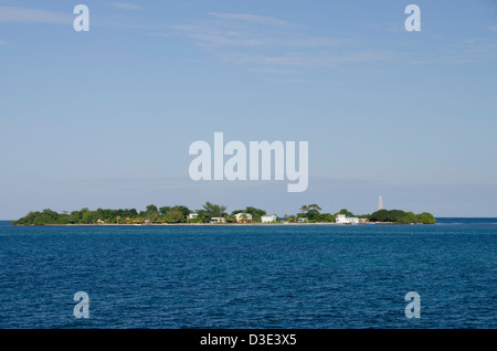 Le Belize, district de Stann Creek, la Sapotille Cayes Réserve Marine. Vue sur l'océan de la chasse Caye. Banque D'Images