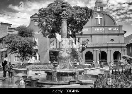 Christ Church à Melaka, Malaisie avec Victoria fontaine dans l'avant-plan Banque D'Images
