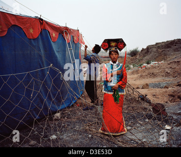 L'Ordos, en Mongolie intérieure, CHINE - AOÛT 2007 : Hu Lin Lin, 28 peuplements en costume de Cixi, la la dernière Reine de la dynastie des Qing Banque D'Images