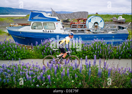 Virtuelle d'un musée de plein air de la pêche et le bateau gear ornent une propriété sur l'Homer Spit, Homer, Alaska, USA Banque D'Images