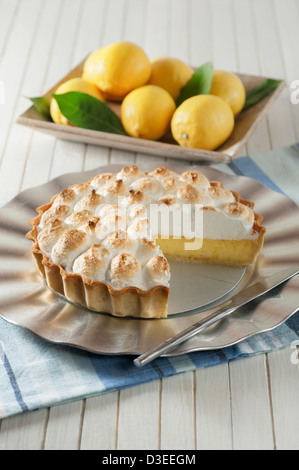 Tarte citron meringuée dessert traditionnel Banque D'Images