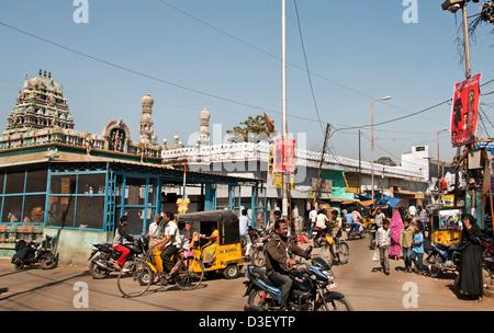 Bazar et la mosquée de la rue du Marché au nord de la rivière Musi Hyderabad Inde Andhra Pradesh Banque D'Images