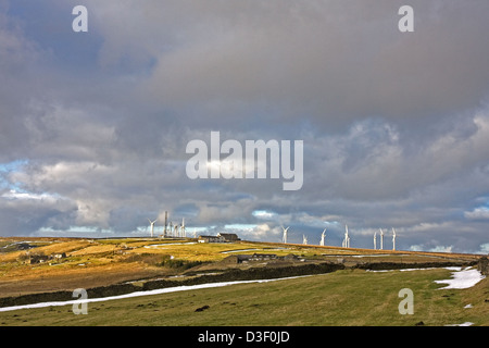 Ovenden Moor, avec wind farm sur horizon Banque D'Images